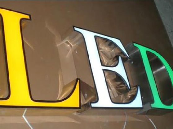 荣昌区介绍LED招牌的基础知识。