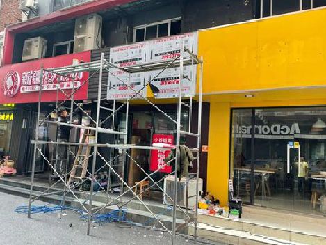 荣昌区制作广告招牌如何避免它发黄？